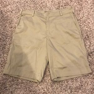 Men’s 32 Nike Golf Shorts (32)